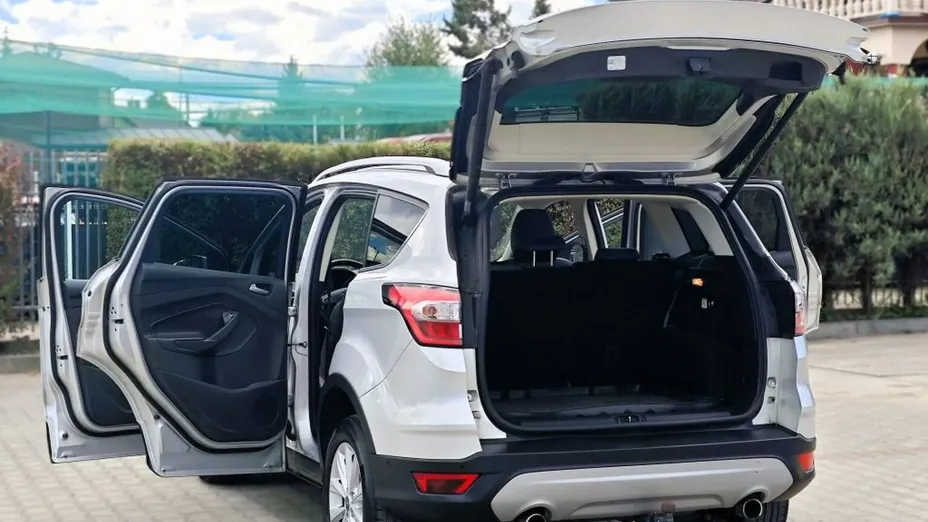 FORD Kuga -