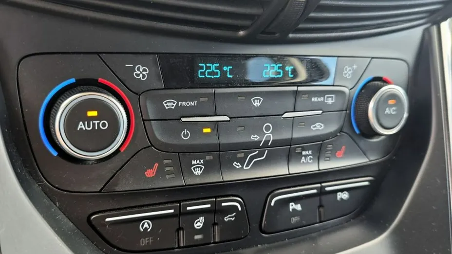 FORD Kuga -