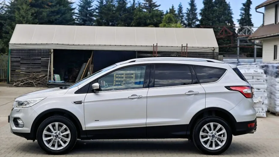 FORD Kuga -