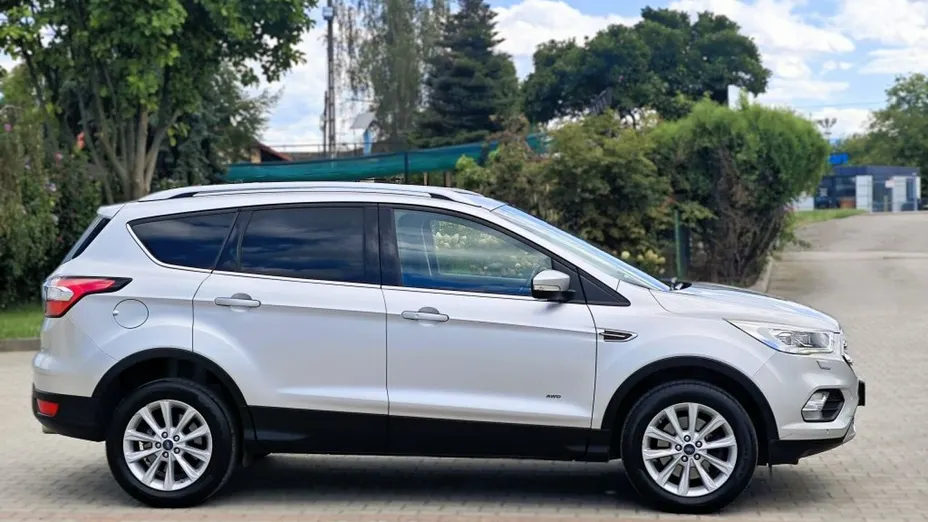 FORD Kuga -