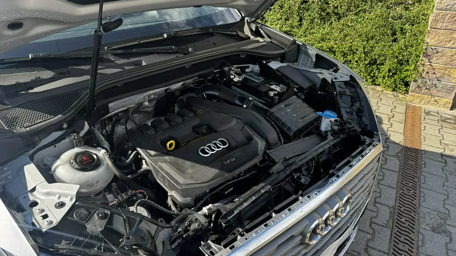 AUDI Q2 -
