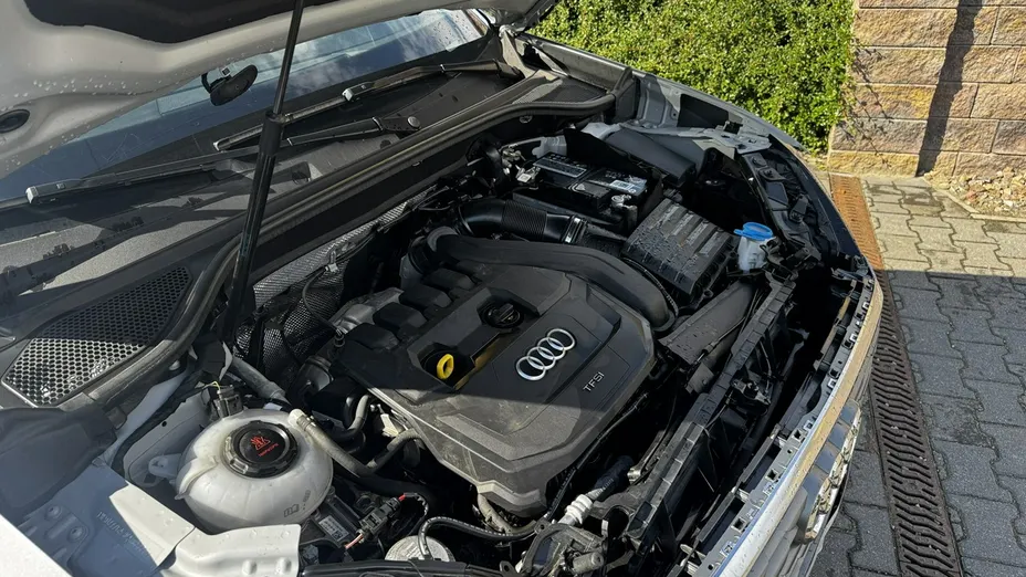 AUDI Q2 -