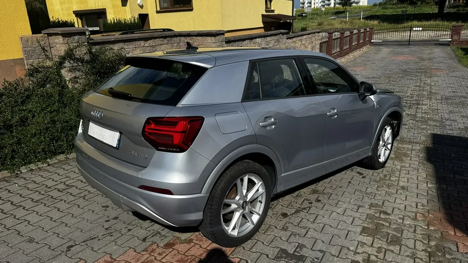 AUDI Q2 -