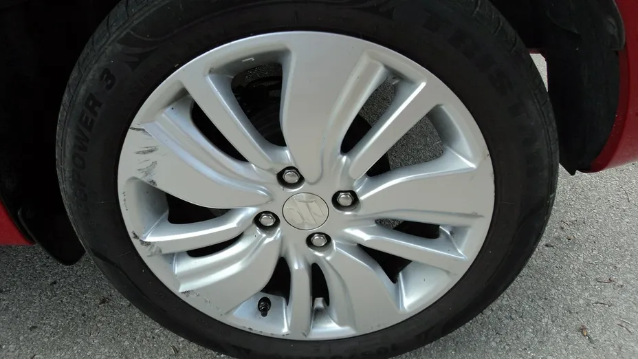 SUZUKI Swift -