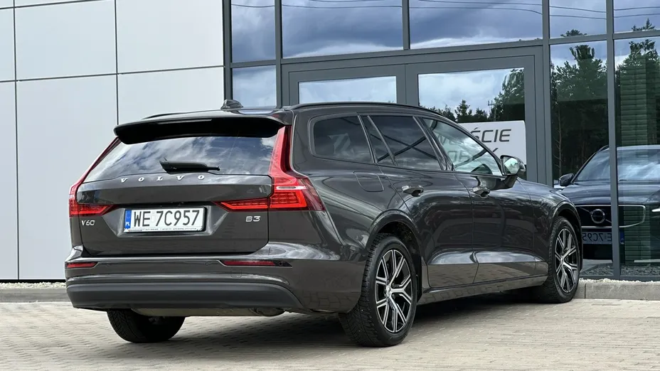 VOLVO V60 -