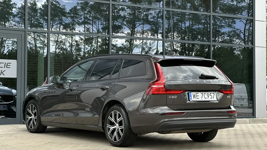 VOLVO V60 -