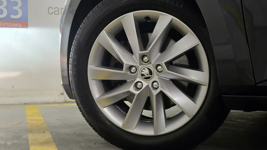 SKODA Superb -