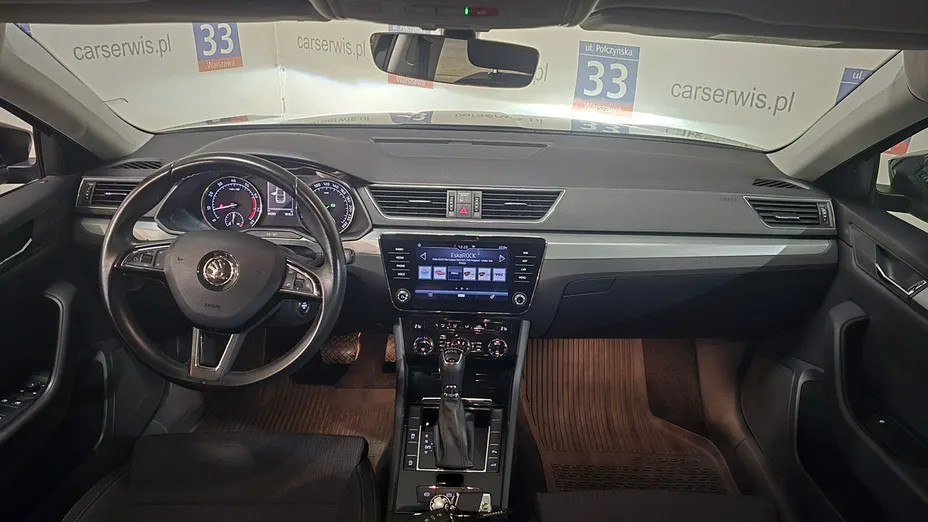 SKODA Superb -