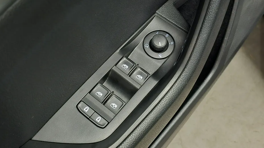SKODA Superb -