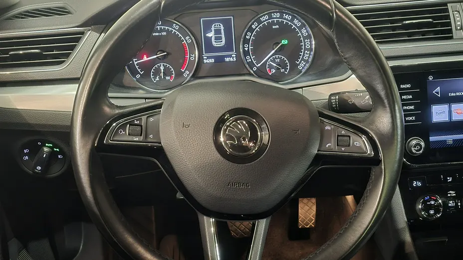 SKODA Superb -