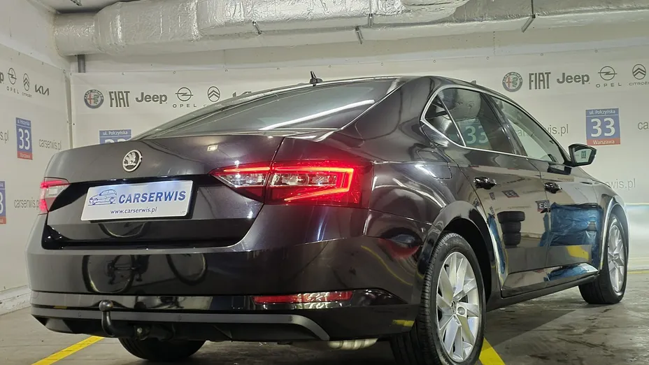 SKODA Superb -