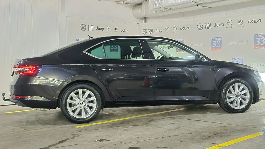 SKODA Superb -