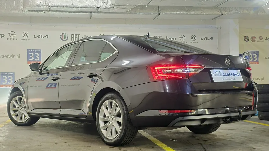 SKODA Superb -