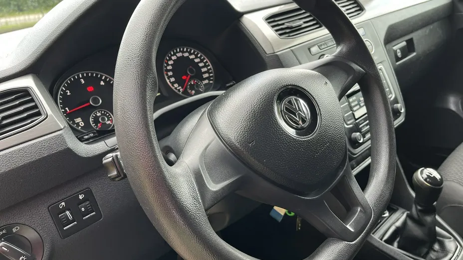 VOLKSWAGEN Caddy -