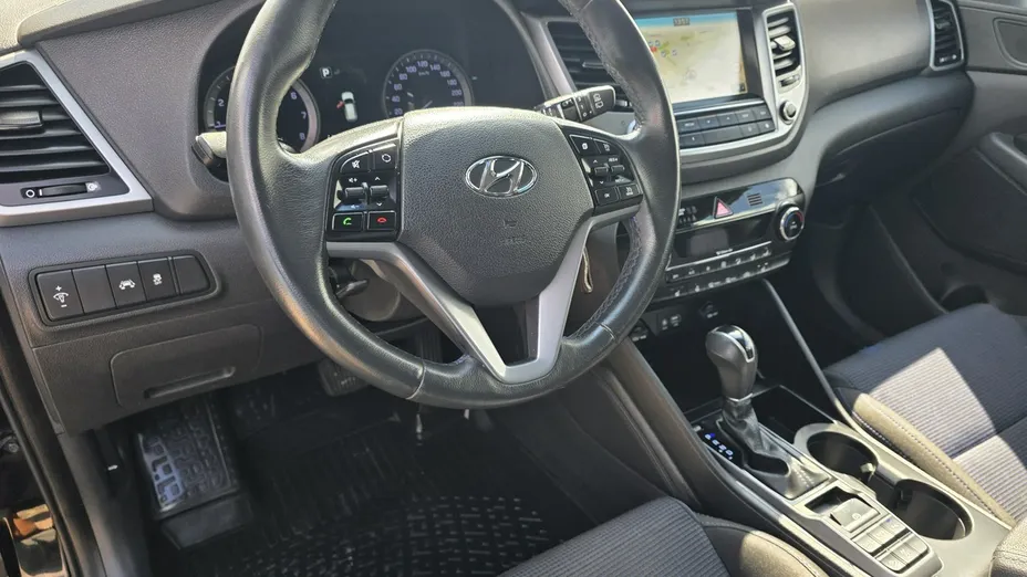 HYUNDAI Tucson -