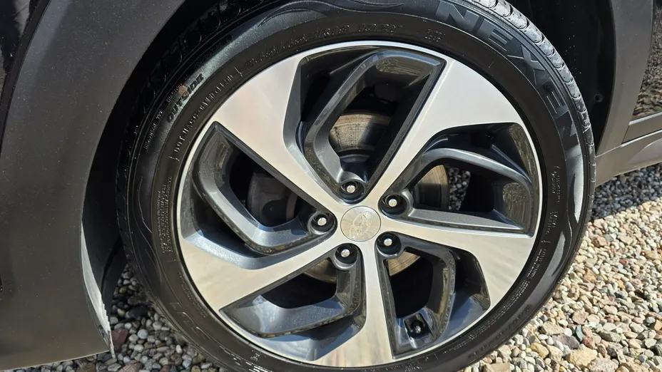 HYUNDAI Tucson -