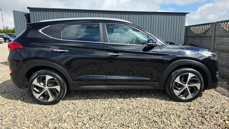 HYUNDAI Tucson -