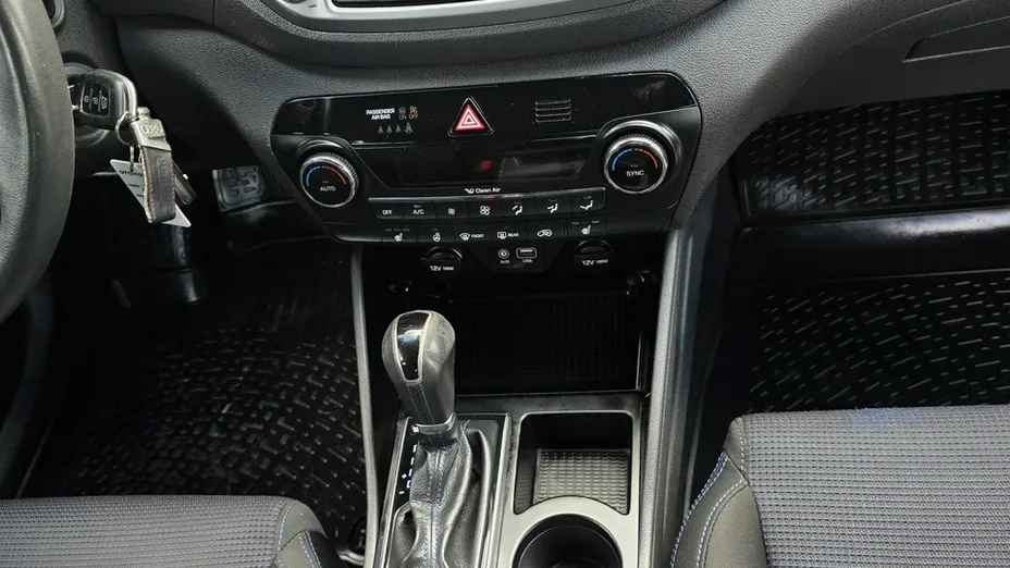 HYUNDAI Tucson -