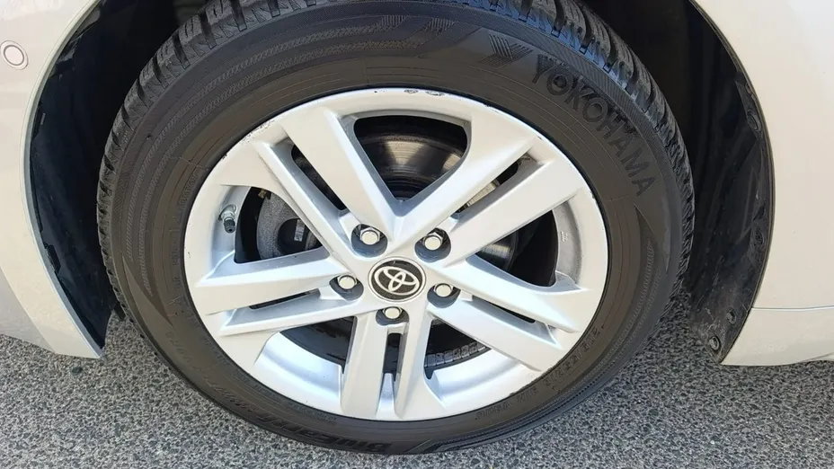 TOYOTA Corolla -