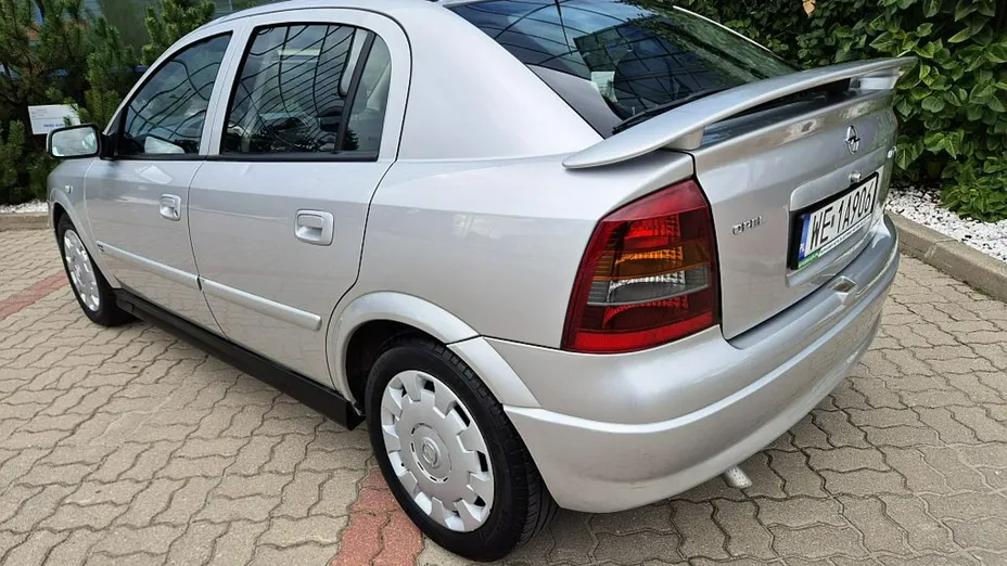 OPEL Astra -