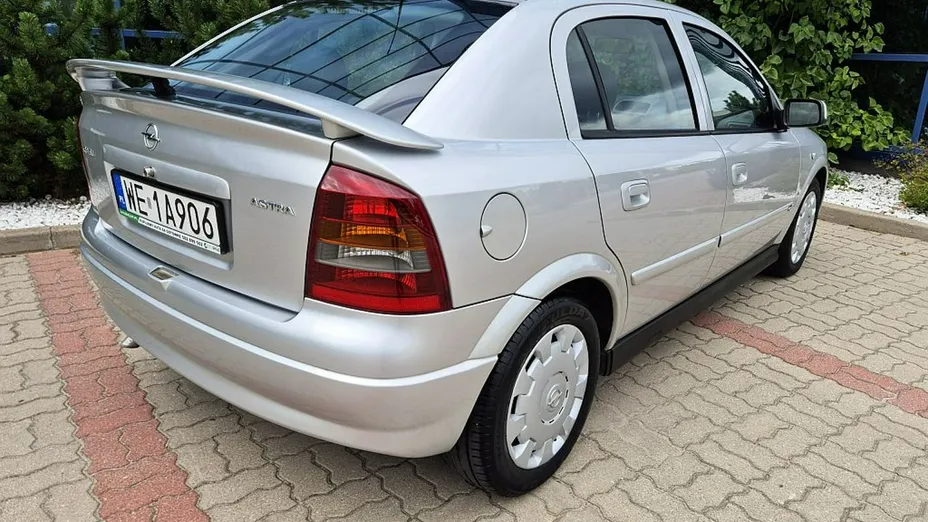 OPEL Astra -