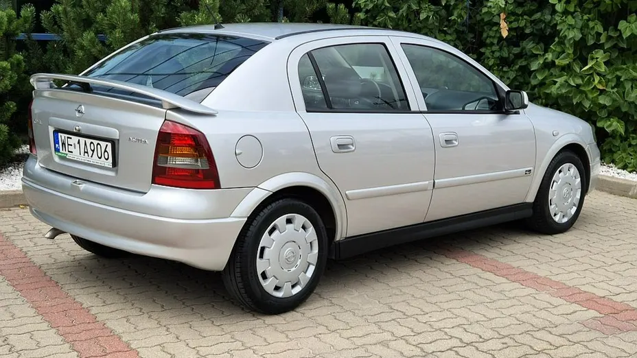 OPEL Astra -