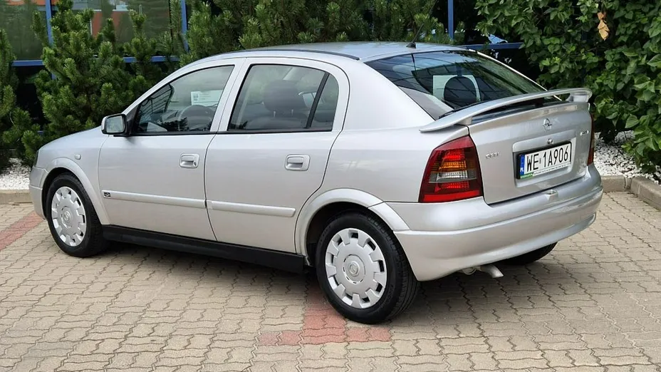 OPEL Astra -