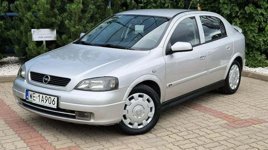OPEL Astra -