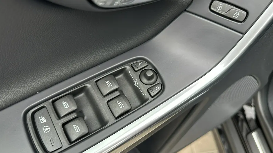 VOLVO XC60 -