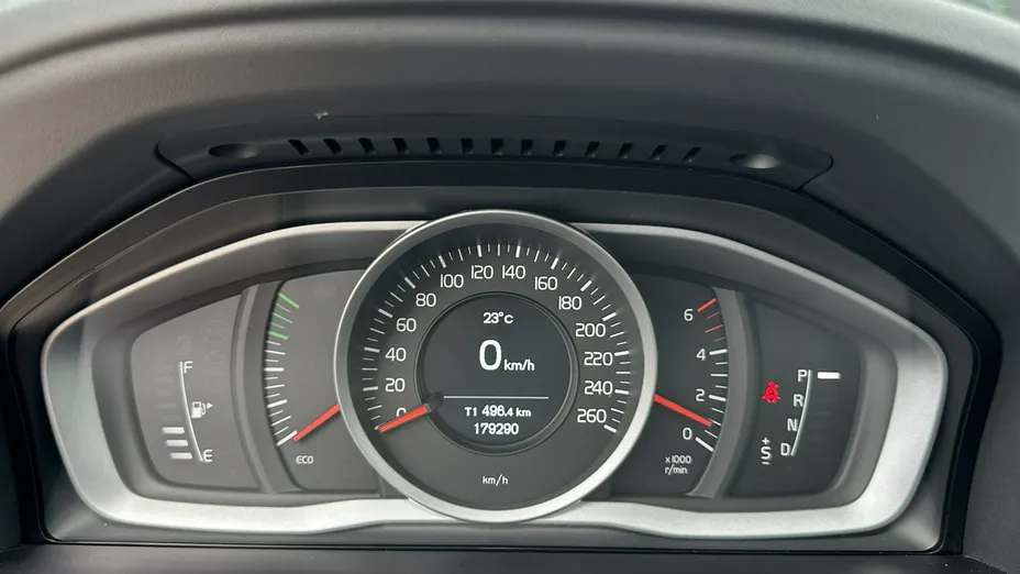 VOLVO XC60 -