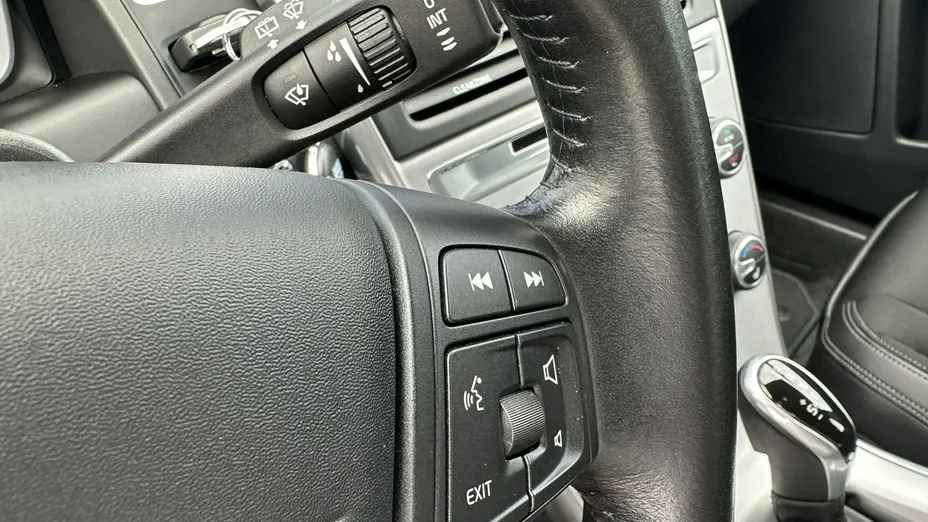 VOLVO XC60 -