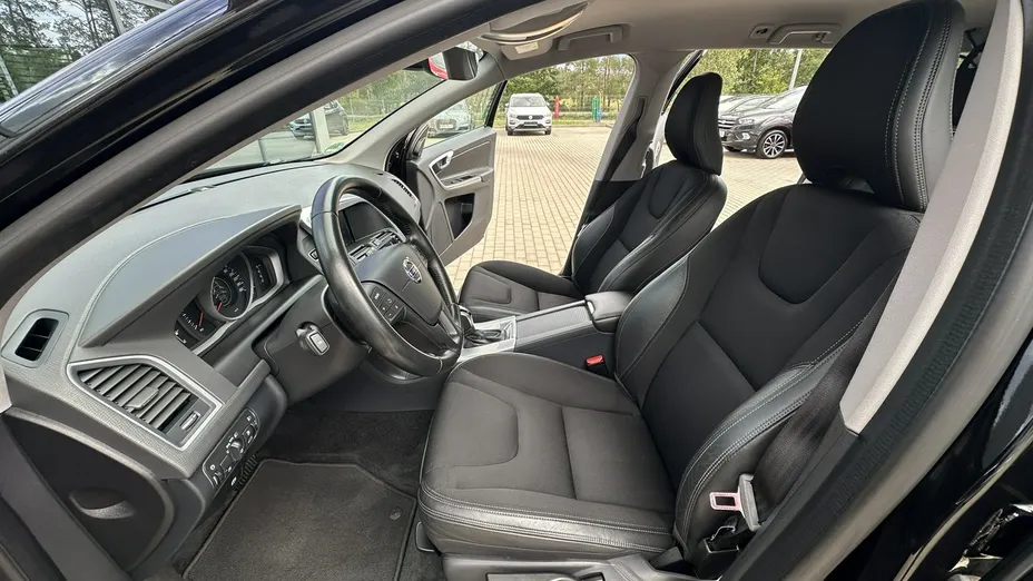 VOLVO XC60 -