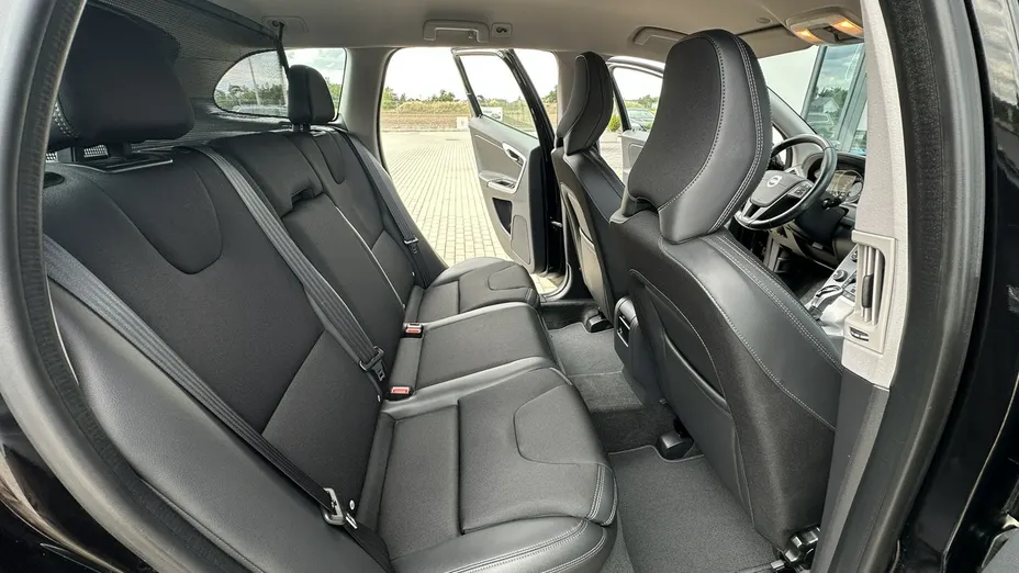 VOLVO XC60 -