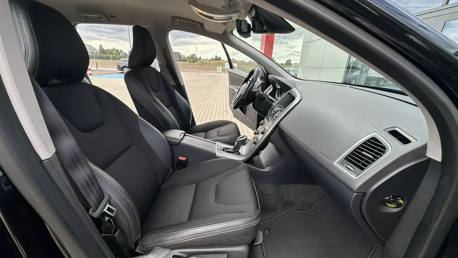 VOLVO XC60 -