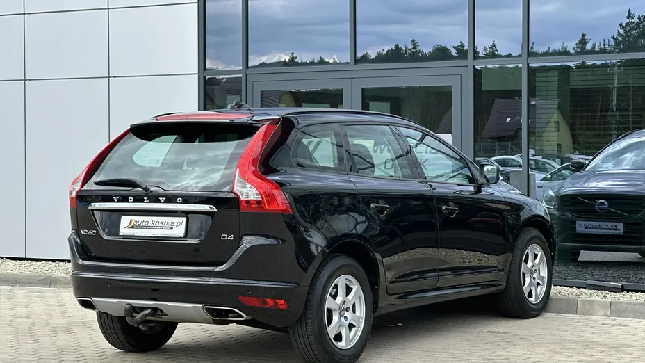 VOLVO XC60 -