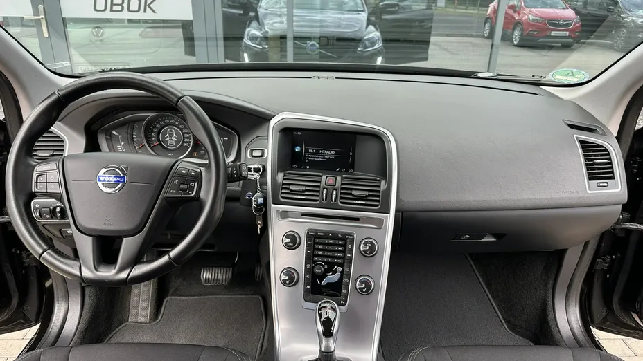 VOLVO XC60 -