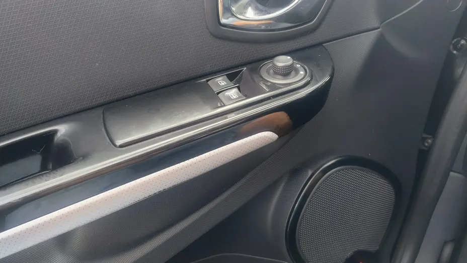RENAULT Clio -