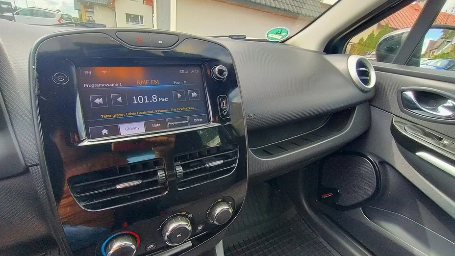 RENAULT Clio -