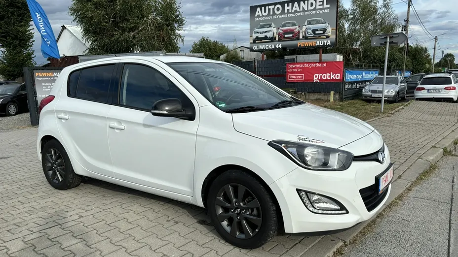 HYUNDAI i20 -
