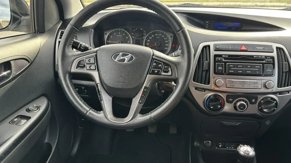 HYUNDAI i20 -