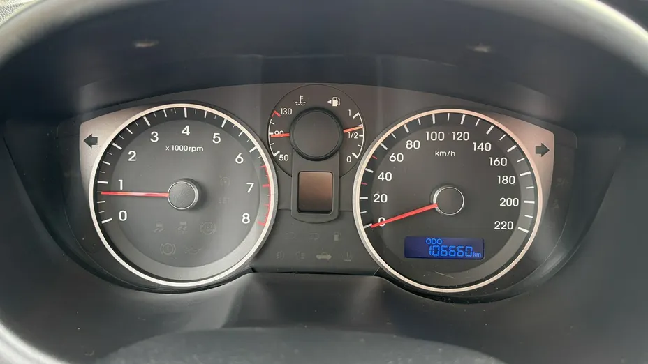 HYUNDAI i20 -