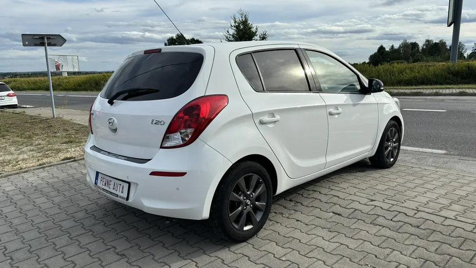 HYUNDAI i20 -
