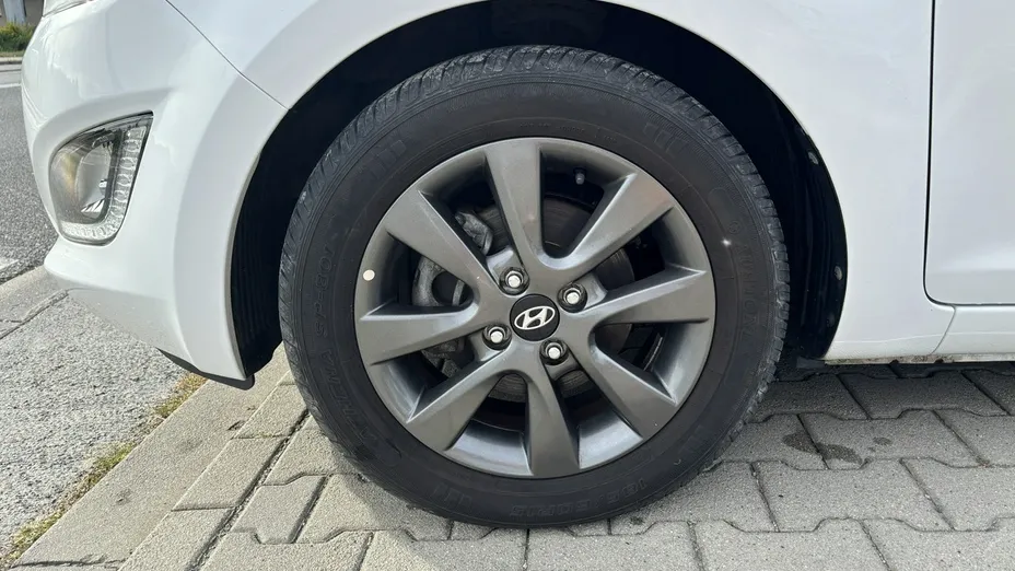 HYUNDAI i20 -