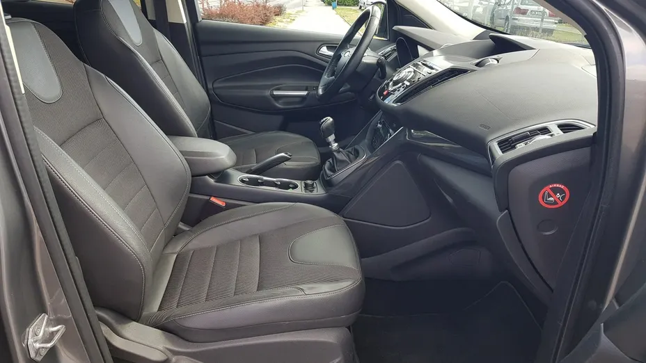 FORD Kuga -