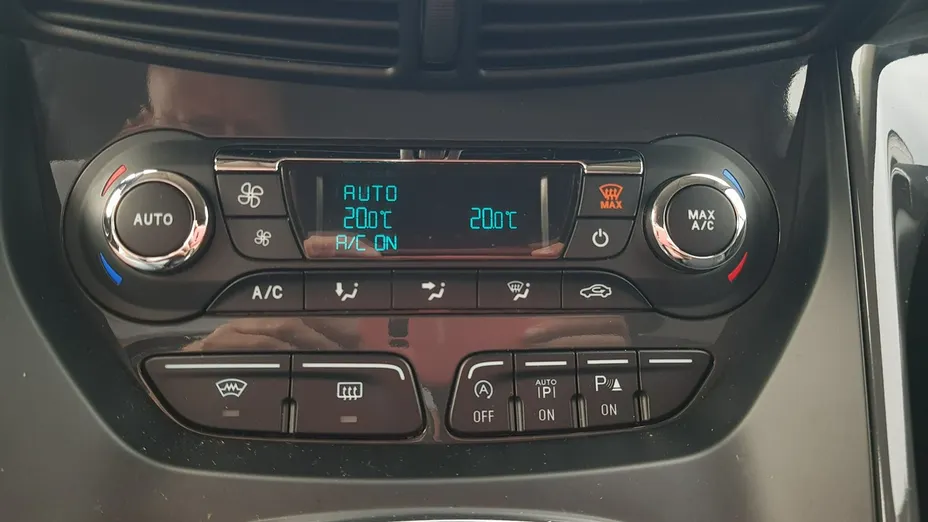 FORD Kuga -