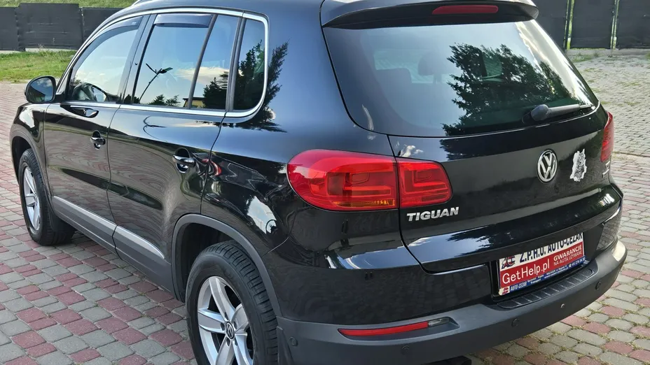 VOLKSWAGEN Tiguan -