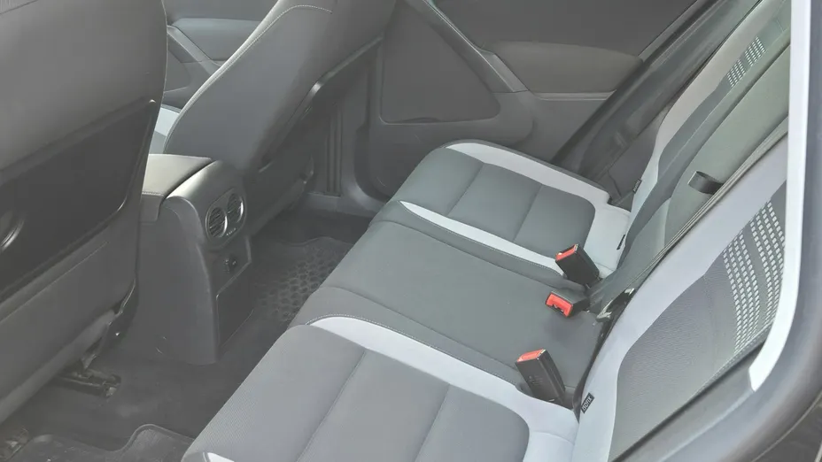 VOLKSWAGEN Tiguan -