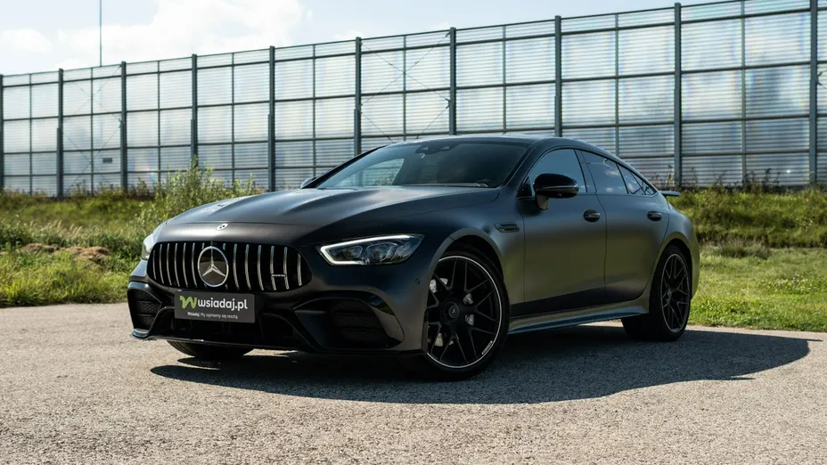MERCEDES-BENZ AMG GT -