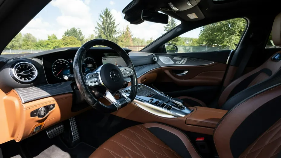 MERCEDES-BENZ AMG GT -