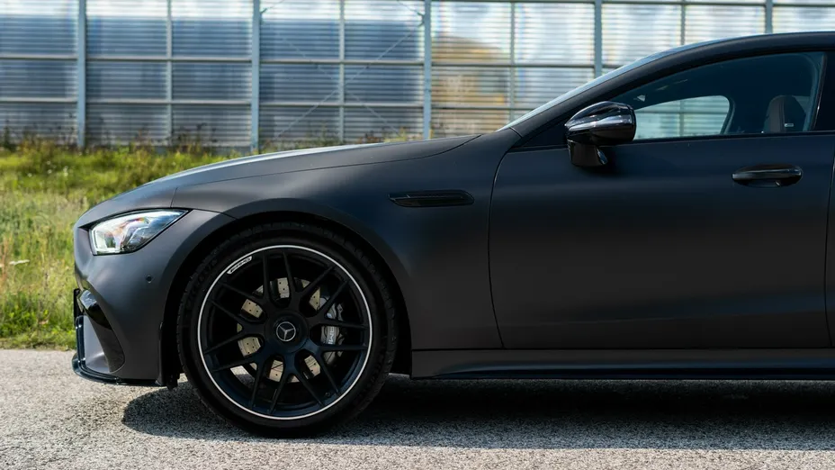 MERCEDES-BENZ AMG GT -